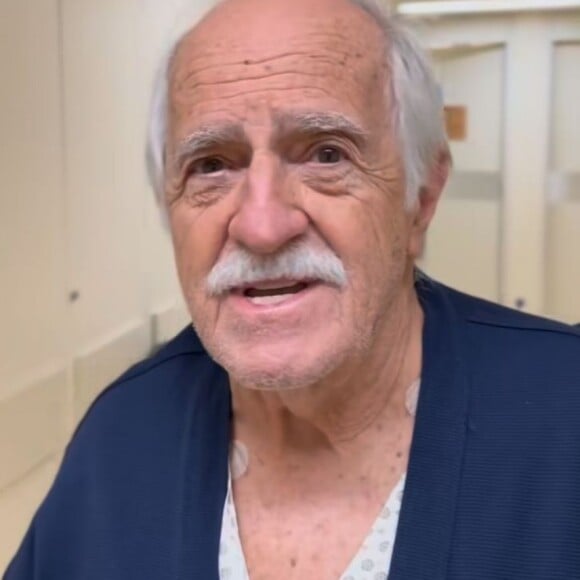 Ary Fontoura passou por cirurgia nos olhos nesta sexta-feira (7)