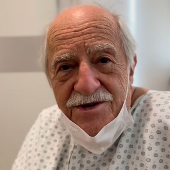 Ary Fontoura contou com bom humor sobre a cirurgia e famosos o desejaram uma boa recuperação