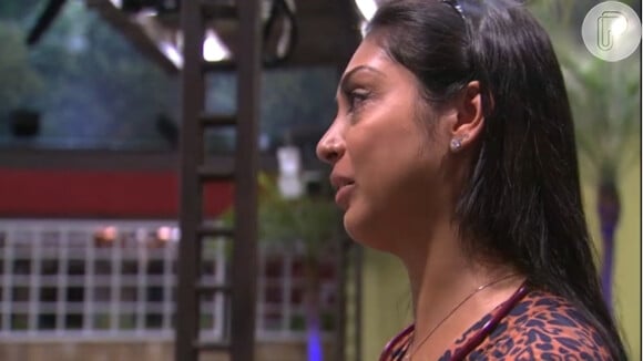 Amanda fica triste ao levar um fora de Fernando, no 'Big Brother Brasil 15', em 23 de janeiro de 2014