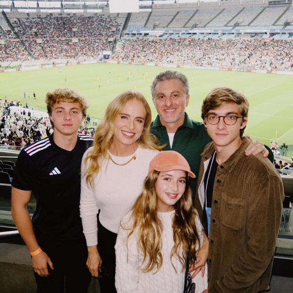 Luciano Huck é pai de Joaquim, Benício e Eva