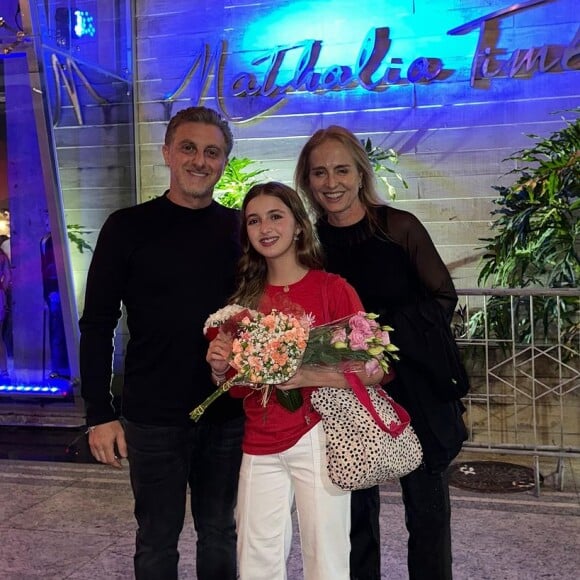 Luciano Huck comemorou neste fim de semana a estreia da filha no teatro