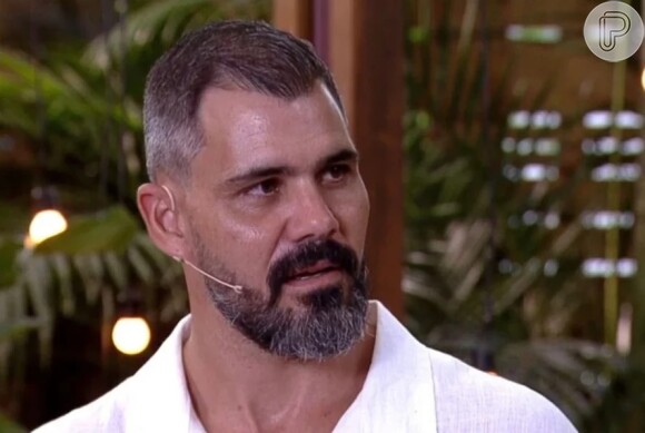 Juliano Cazarré é detonado por Zé de Abreu em meio a polêmica da 'PL do aborto'