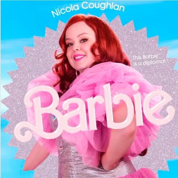 Nicola Coughlan, de 'Bridgerton', foi Barbie Diplomata em Barbie