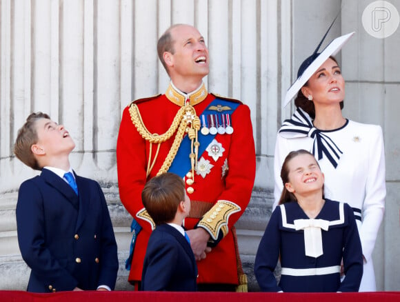 Kate Middleton e príncipe William surgiram com os filhos no Trooping the Colour