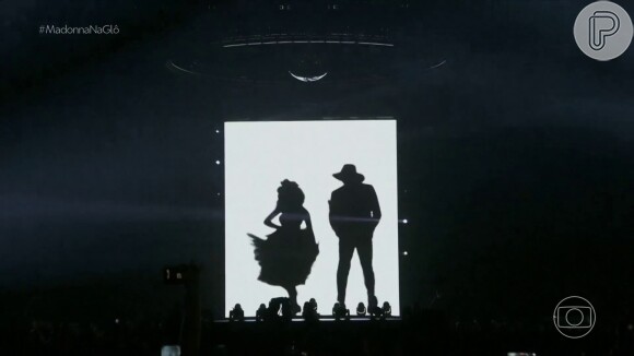 Madonna homenageia o amigo Michael Jackson em um dos momentos mais emocionantes da 'The Celebration Tour'