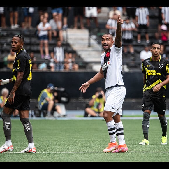 Vasco x Botafogo pela 13ª rodada do Campeonato Brasileiro 2024 em 29 de junho de 2024 será exibido no Sportv e no Premiere