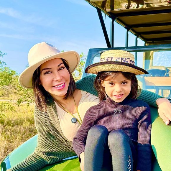 Filha de Arthur Aguiar e Maíra Cardi disse que o telefone de um cozinheiro era 'celular de pobre'