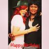Rihanna postou uma série de fotos com a mãe, Monica Fenty, que faz aniversário nesta sexta-feira, 5 de abril de 2013