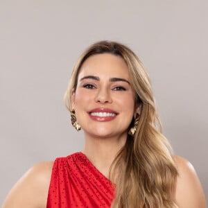 Rachel Sheherazade se prepara para estrear o 'Domingo Record', a nova revista eletrônica da emissora