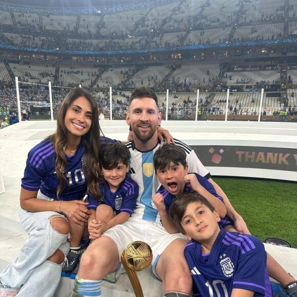 Lionel Messi é casado com Antonella Roccuzzo e tem três filhos com a modelo: Thiago, Mateo e Ciro