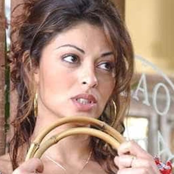 No mesmo ano, em 2003, Juliana Paes deu vida à Jaqueline da Silva Leitão em 'Celebridade'