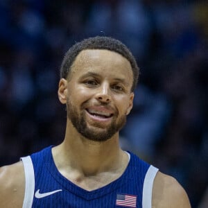 Quarto atleta mais bem pago das Olimpíadas 2024 é o jogador de basquete dos EUA Stephen Curry (US$ 102 milhões)