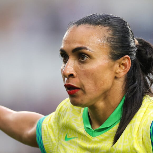 Marta Silva chega à sua sexta Olimpíada em um relacionamento sério com a jogadora de futebol Carrie Lawrence