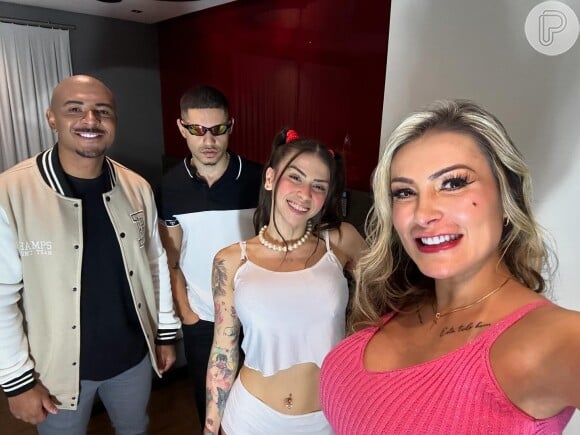 Andressa Urach também gravou vídeos com a polêmica MC Pipokinha