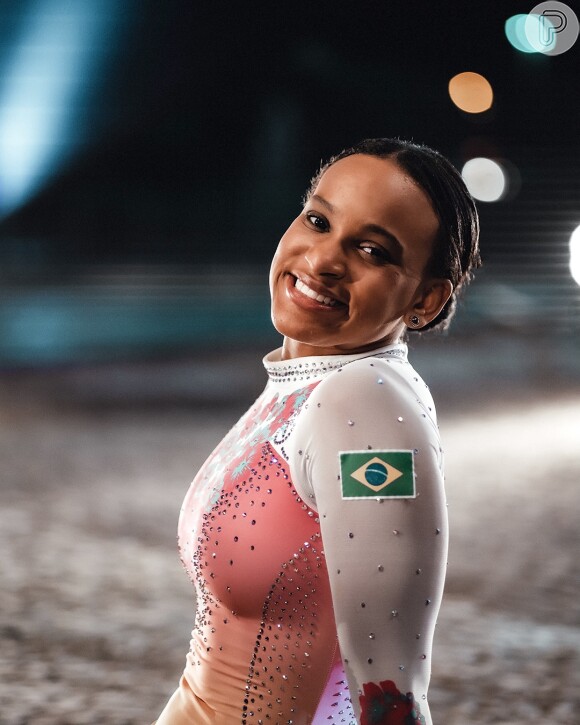 Rebeca Andrade passou pela primeira cirurgia em 2014, no pé