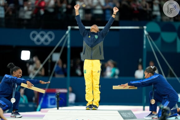 Fotógrafa da reverência de Simone Biles a Rebeca Andrade, Daniela Porcelli chorou ao registrar momento histórico: 'As lágrimas vieram na hora'