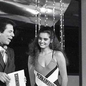 Morte de Silvio Santos: na foto rara, apresentador conduziu o 'Miss Brasil' nos anos 1980