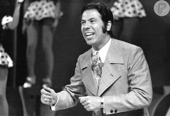 Morte de Silvio Santos: foto rara traz apresentador no programa 'Os Galãs Cantam e Dançam'