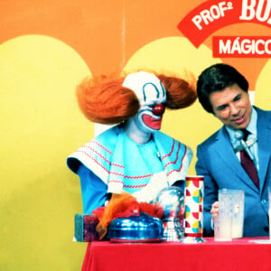 Foto rara: Silvio Santos ao lado do palhaço Bozo em 1981