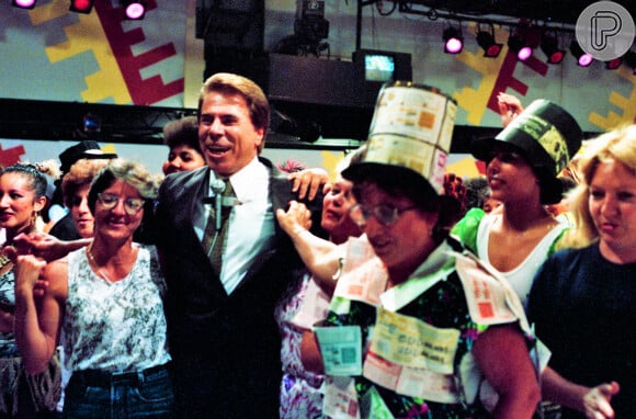 Silvio Santos brinca com o auditório no pré-carnaval de 1993