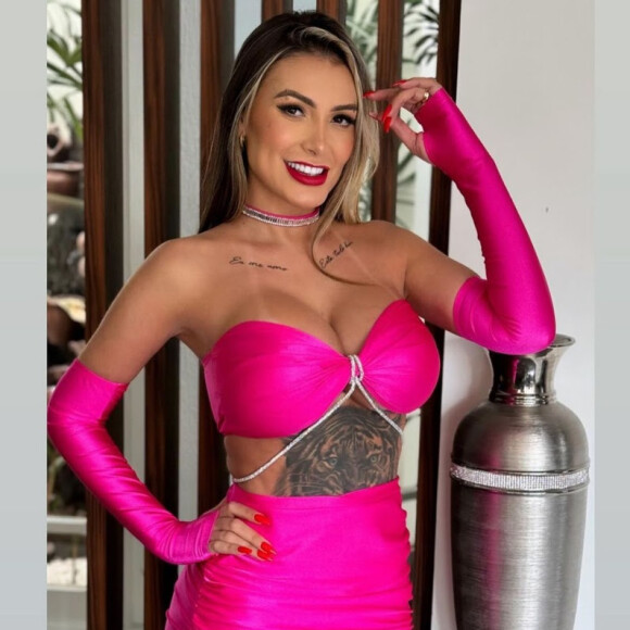Andressa Urach é dona de uma linha de cosméticos, a Andressa Urach Beauty