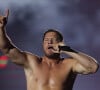 Dan Reynolds sempre arranca suspiros quando canta sem camisa e exibe o corpo sarado 