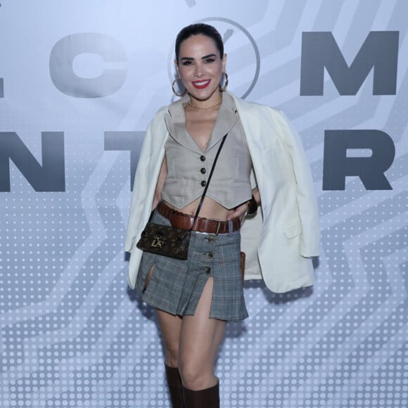 Wanessa usou cropped e saia curta e esbanjou estilo no Rock in Rio