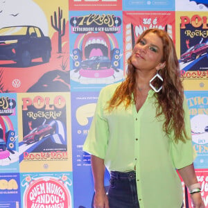 Priscila Fantin chegou loiríssima ao Rock in Rio