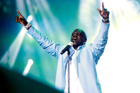 Akon bem que tentou, mas não conseguiu cativar o público do Rock in Rio 2024