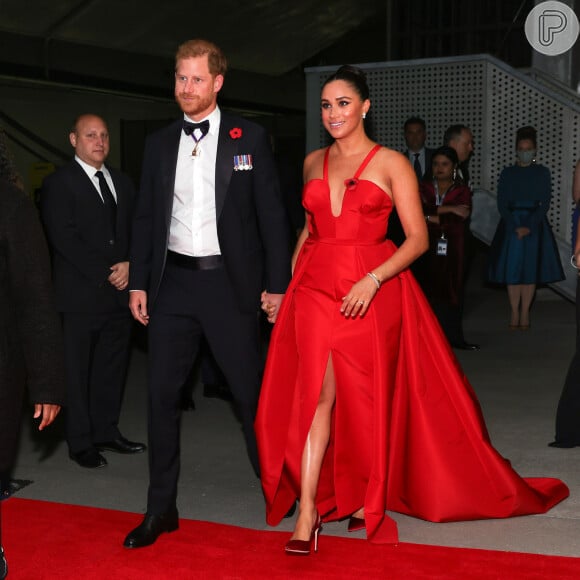 Vestido de Meghan Markle é da grife de Carolina Herrera 