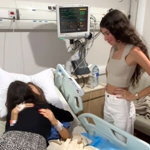 Maria e Helena, filhas mais novas de Vera Viel e Rodrigo Faro, visitaram a mãe no hospital