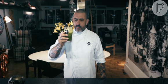 Suco detox de Henrique Fogaça vai maçã verde, hortelã, couve e água de coco, e foi ensinado em seu canal do YouTube