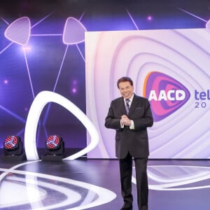 Silvio Santos ganhará homenagem póstuma no 'Teleton 2024'; apresentador foi um dos idealizadores do evento do qual participou entre 1998 (estreia) até 2018 (foto)