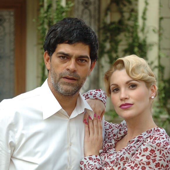 Na novela 'Alma Gêmea', Cristina (Flávia Alessandra) era completamente apaixonada por Rafael (Eduardo Moscovis)