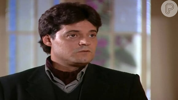 Na novela 'Alma Gêmea', após Vera descobrir um problema grave de saúde, Julian fala que ela precisa aproveitar a vida.