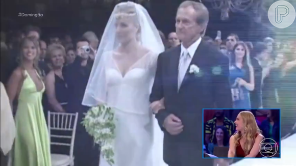 Grávida de quatro meses, Angélica chegou ao altar com o pai em casamento com Luciano Huck