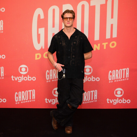 Pedro Novaes admitiu ter tido portas abertas por ser filho de pais famosos, porém esse fator nunca o impediu de se dedicar à atuação