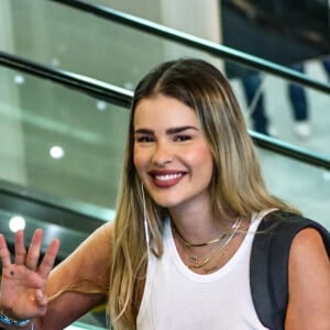 Yasmin Brunet levou 'unfollow' de Bruna Marquezine, mas depois a namorada de João Guilherme voltou a segui-la no Instagram