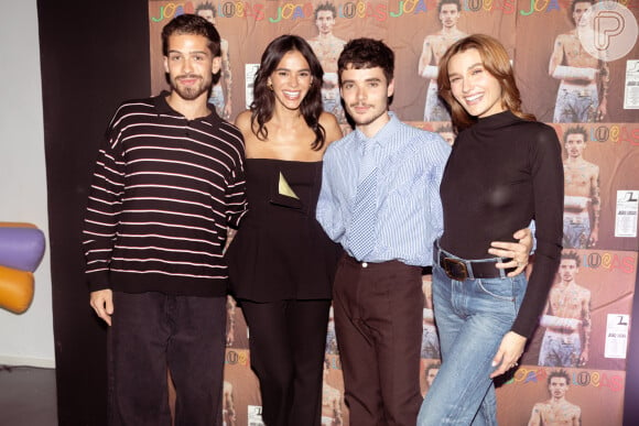 Casais Bruna Marquezine e João Guilherme e Sasha Meneghel e João Lucas no lançamento do primeiro álbum do genro de Xuxa