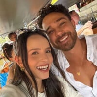 Férias! Larissa Manoela e o marido, André Luiz Frambach, curtem passeios na Tailândia e aproveitam para fazer comprinhas