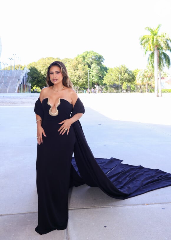 Grammy Latino 2024: Simone Mendes completou o look com joias da Wish Jewelry