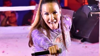 Veveta tá on! Ivete Sangalo entrega detalhe íntimo e surpreende produtor durante show em SC: 'Sempre sonhei em dormir...'