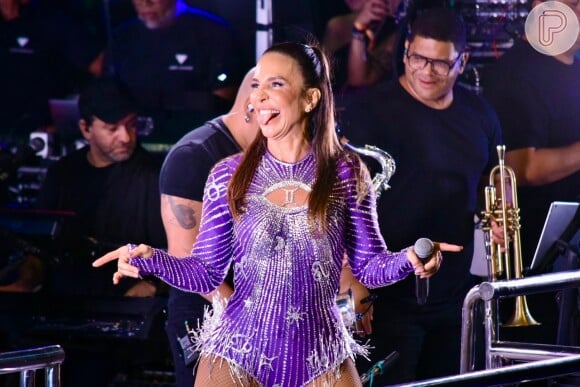 Ivete Sangalo deu bronca em fã que usava cigarro eletrônico durante show: 'Gosto assim, tem que obedecer a mamãe. Mães nunca estão erradas e isso é a melhor coisa do mundo', disse depois que o anônimo se livrou do objeto