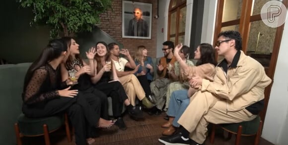 O elenco da série 'Amor da Minha Vida' e outros famosos participaram de uma dinâmica no canal da Sophia Abrahão.