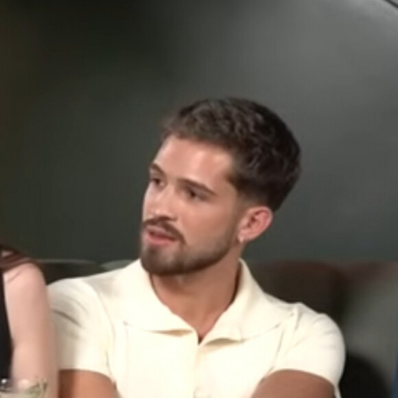 João Guilherme também falou que nunca mandou nudes.
