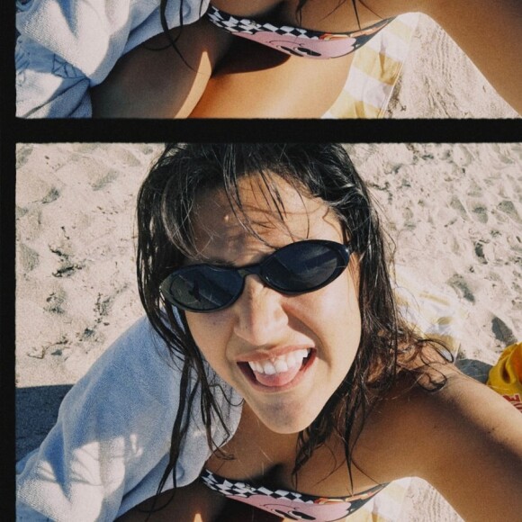 Giulia Costa recebeu elogios de seguidores após fotos na praia
