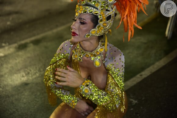 Ana Paula Minerato chorou ao passar por problema íntimo no desfile do carnaval 2023 da Gaviões da Fiel