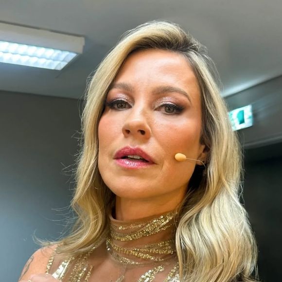 Luana Piovani concedeu entrevista ao programa 'Sem Censura'. A atriz se emocionou ao lembrar da agressão e lamentou os ataques e a falta de suporte da sociedade na época