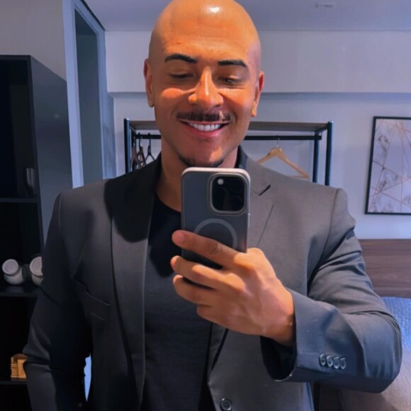 Ator pornô Lucas Ferraz se pronunciou pela primeira vez sobre a atitude da mãe ao abrir uma caixinha de perguntas no Instagram