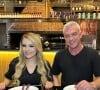 Alexandre Correa e Flavinha Cheirosa jantaram juntos em um restaurante em São Paulo para gravar uma publicidade